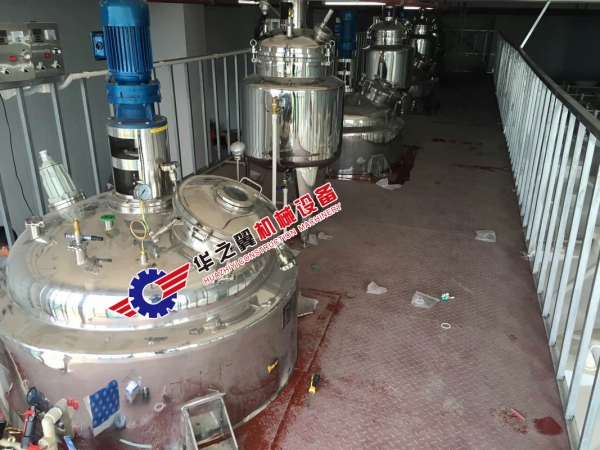 不銹鋼反應(yīng)釜客戶使用現(xiàn)場